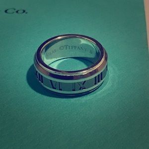 Rare Tiffany Atlas ring. Unisex size 7